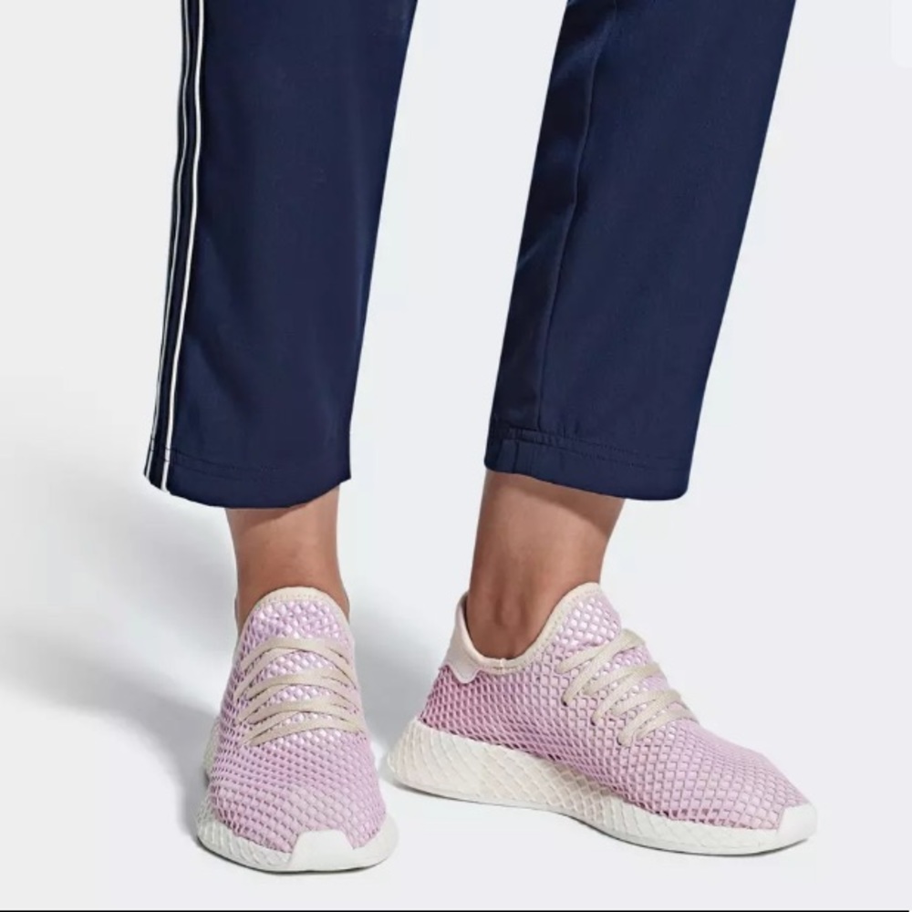 🔴SOLD🔴 Adidas Women’s Deerupt Sneaker Linen/